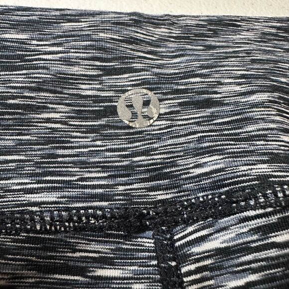 Lululemon Drop It Like It's Hot Crop Leggings (10) - Picture 6 of 6